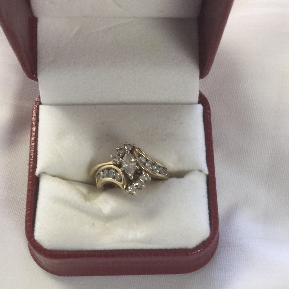 1.5+ Ct Diamond Marquise Cut, 14Kt Gold Ring